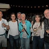 Die Freunde aus Backnang und Weissach im Tal sind inzwischen bei Holzwart Weine angekommen. Von Links: Micha Raissle, Claudia Gommel, Reiner Gommel, Jutta Raissle, Steffi Mayer und Frank Mayer. Kelter. Wein. Berg. Wandern und Geniessen rund um die Kelter in Kleinaspach. SK