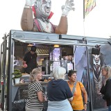 Ein Foodtruck bietet leckere kulinarische Köstlichkeiten an. Kelter. Wein. Berg. Wandern und Geniessen rund um die Kelter in Kleinaspach. SK