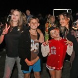 Generationenübergreifend ist die Party an der Kelter voll im Gange. Kelter. Wein. Berg. Wandern und Geniessen rund um die Kelter in Kleinaspach. SK